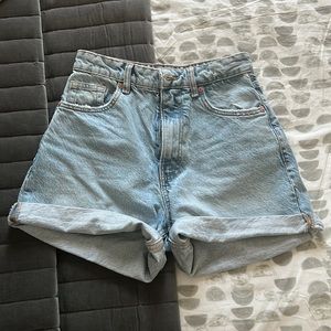 ZARA - Mom Fit Shorts